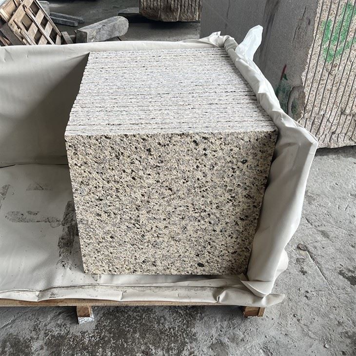 Tiger Yellow Granite Tiles Bushhammered 01
